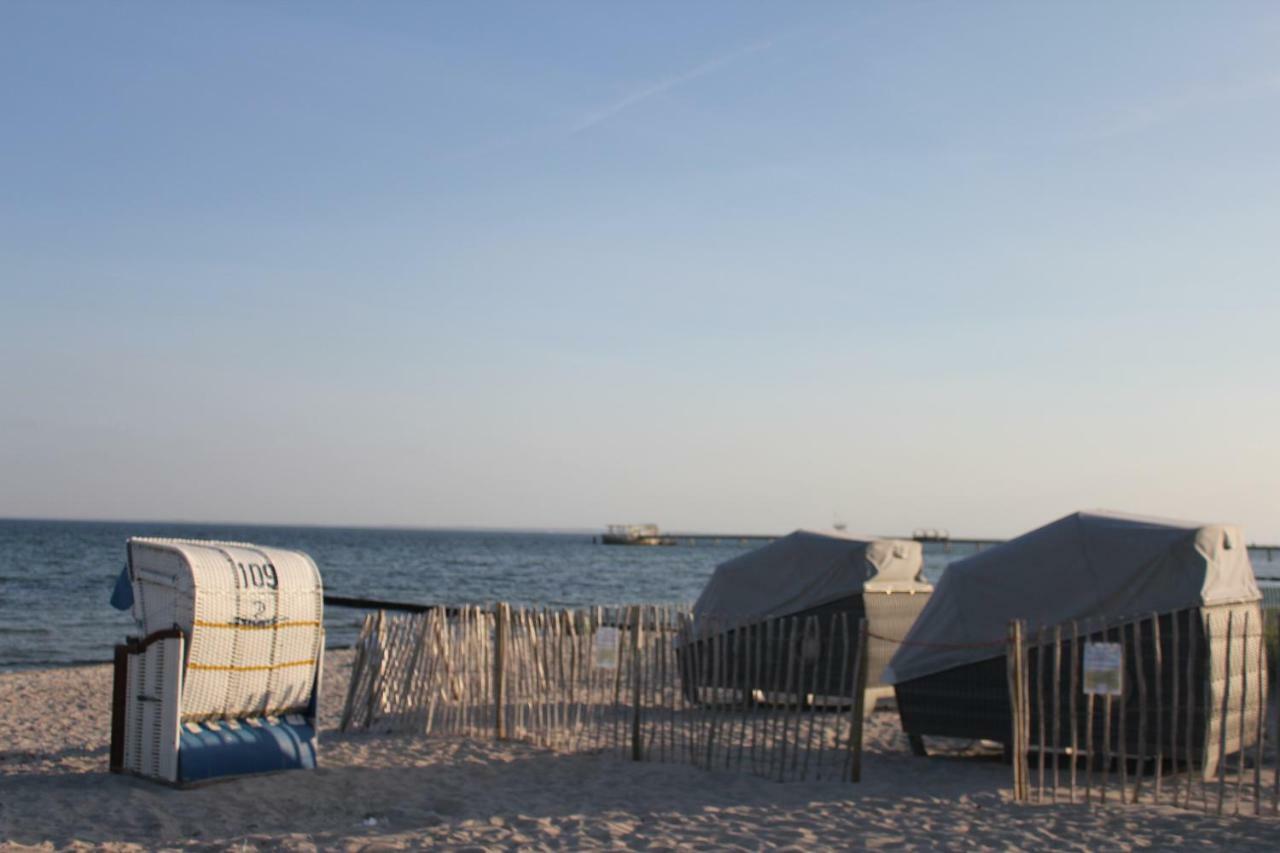 Strandlaeufer Im Kirschgarten Kellenhusen Buitenkant foto
