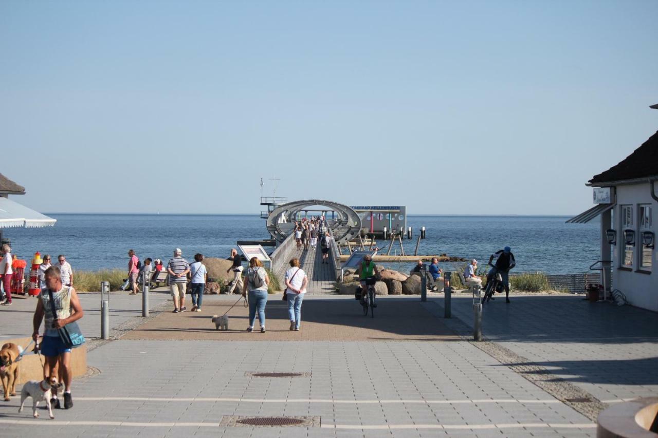 Strandlaeufer Im Kirschgarten Kellenhusen Buitenkant foto